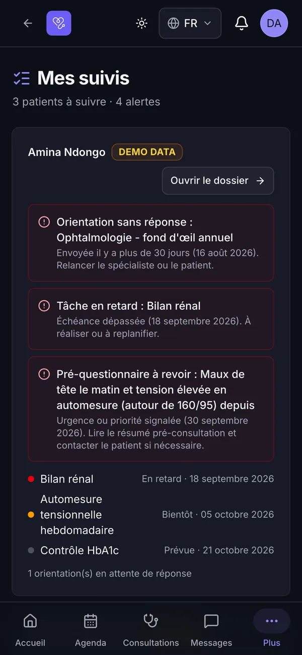 Capture de la démo Med Consult sur téléphone : liste « Mes suivis » du médecin avec les alertes de suivi.